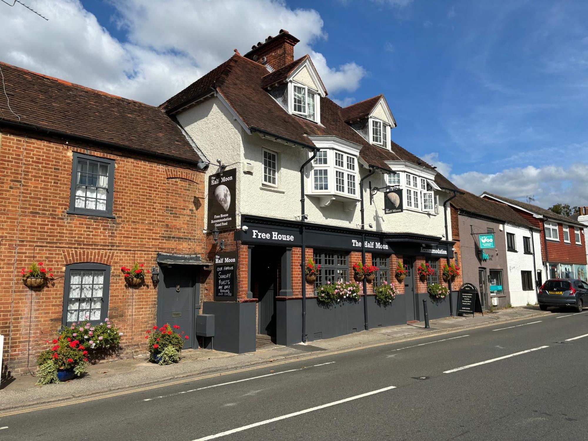 The Half Moon Inn Woking Luaran gambar